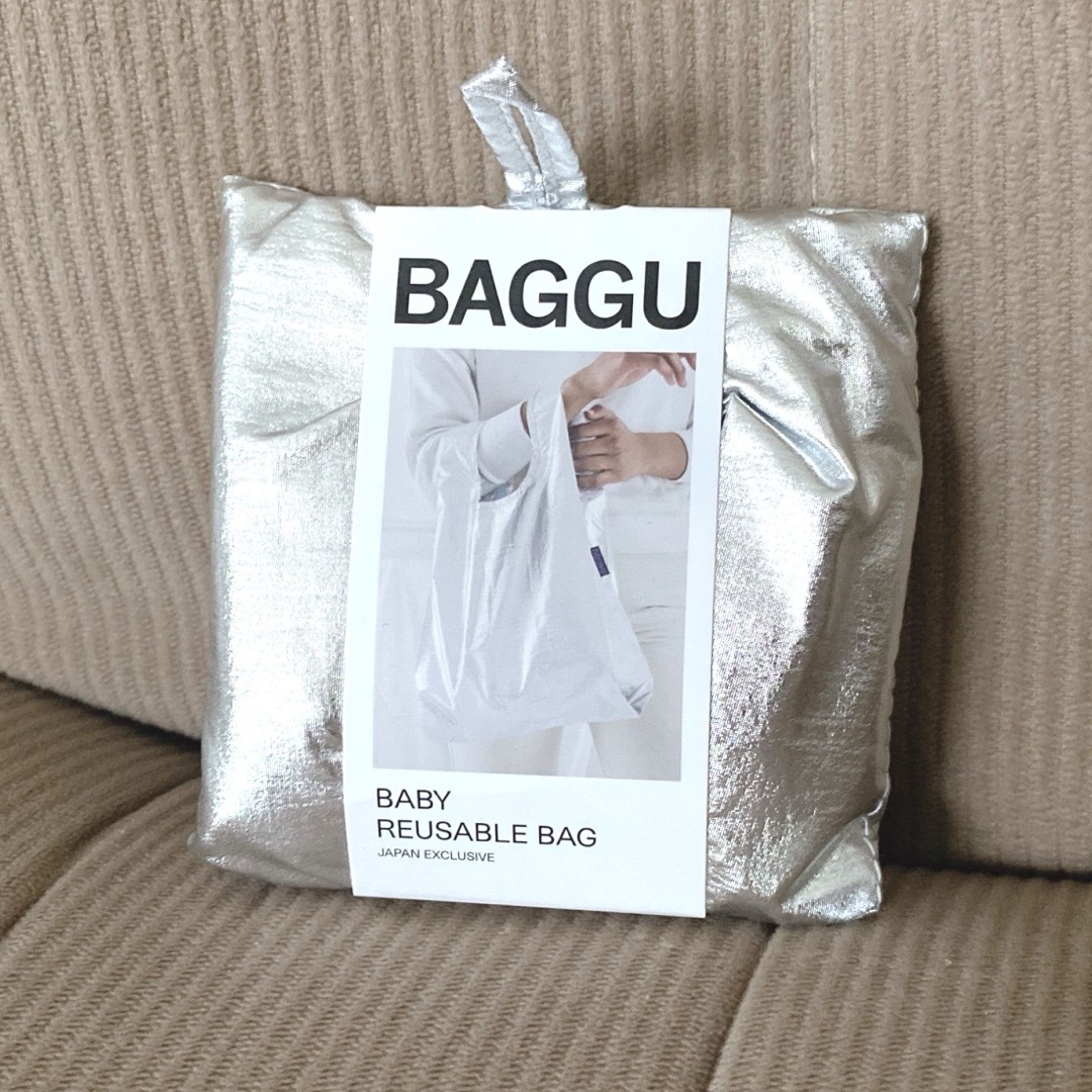 BAGGU(バグゥ)のBAGGU メタリックシルバー レディースのバッグ(エコバッグ)の商品写真