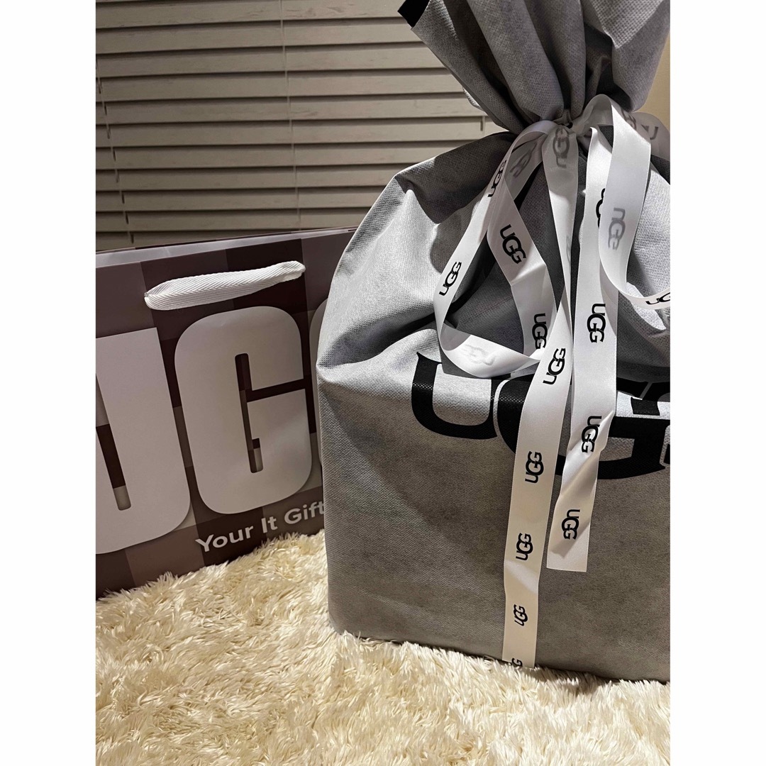 UGG(アグ)の【新品未使用】chestnut 23 ウルトラプラットフォーム　ミニ レディースの靴/シューズ(ブーツ)の商品写真