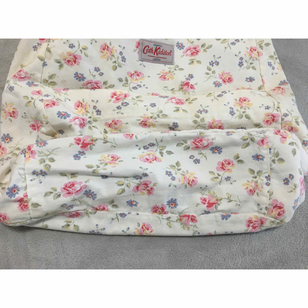 Cath Kidston(キャスキッドソン)の【ミニポーチ付】CathKidston キャスキッドソン ショルダーバッグ 花柄 レディースのバッグ(ショルダーバッグ)の商品写真