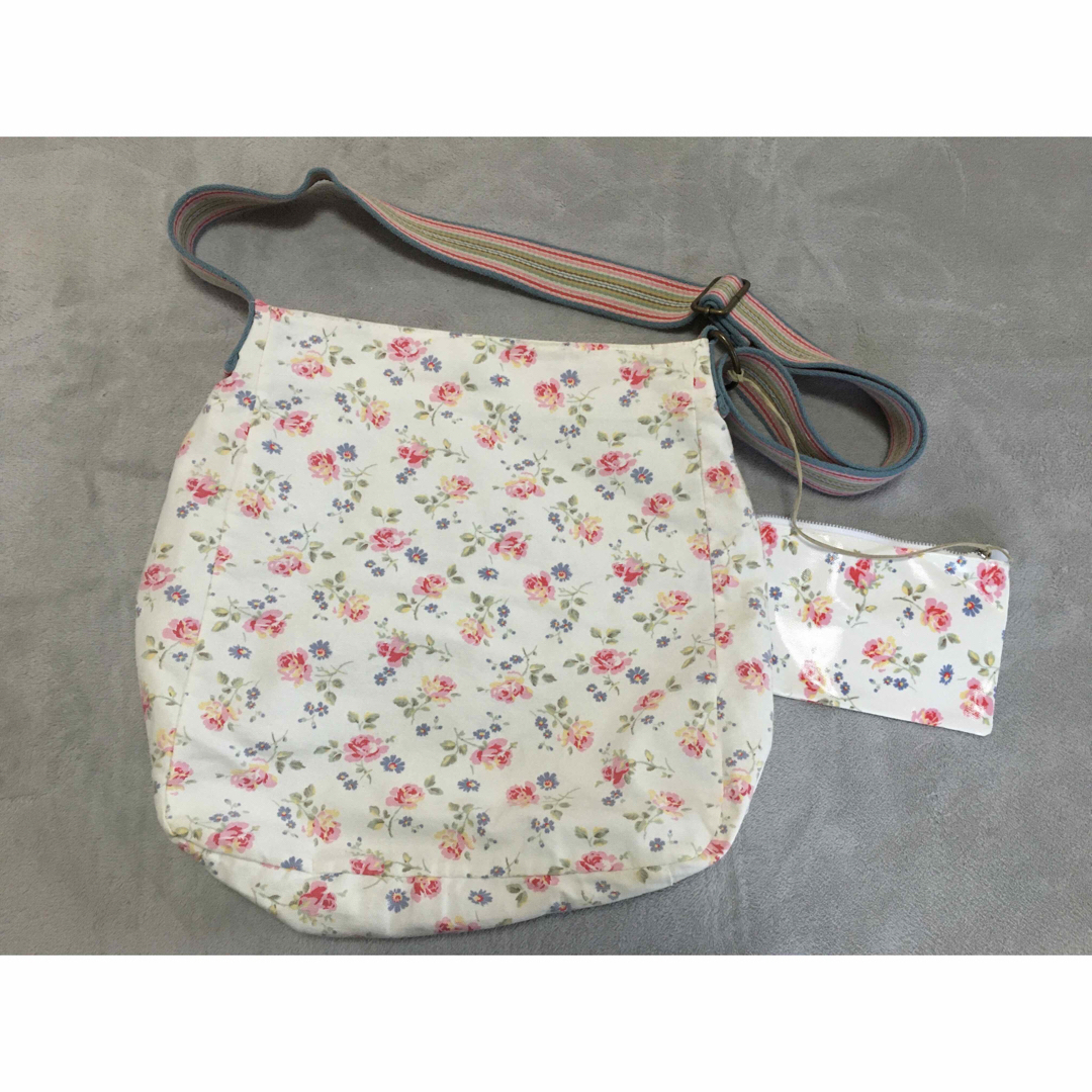 Cath Kidston(キャスキッドソン)の【ミニポーチ付】CathKidston キャスキッドソン ショルダーバッグ 花柄 レディースのバッグ(ショルダーバッグ)の商品写真