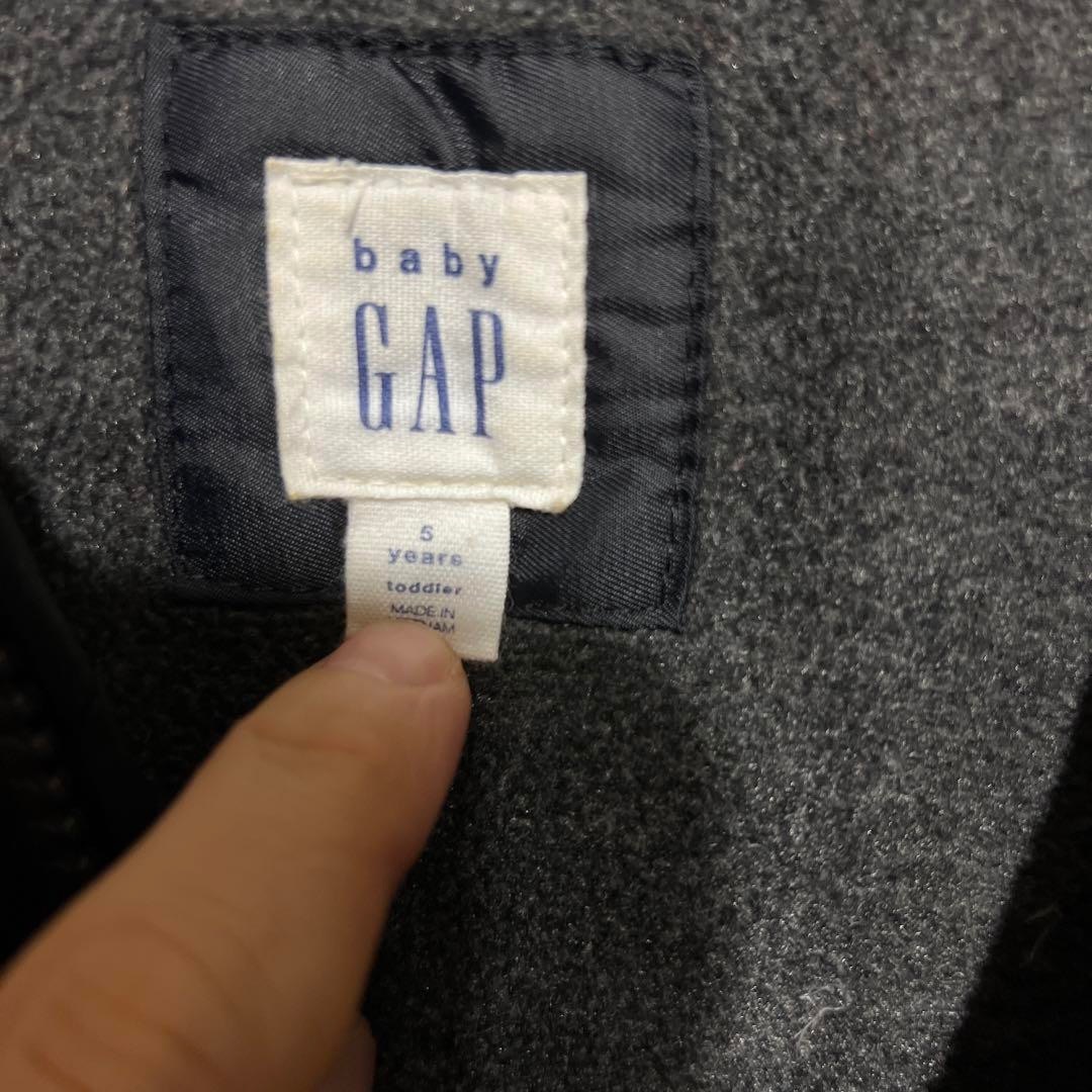 GAP(ギャップ)のGAP キッズ　ダウンコート　モッズコート　ブラック　110cm キッズ/ベビー/マタニティのキッズ服男の子用(90cm~)(コート)の商品写真