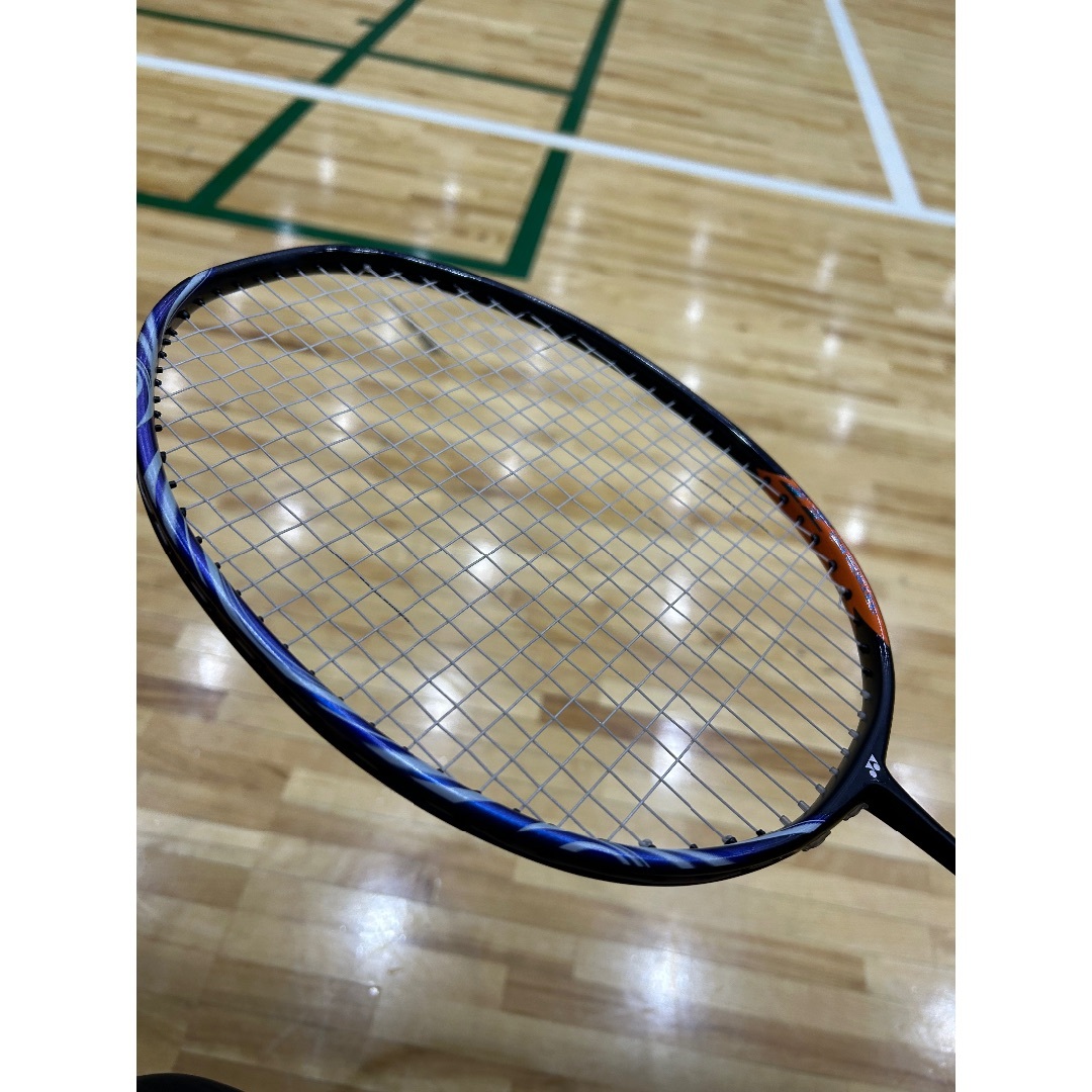 YONEX(ヨネックス)のアストロクス100zz 3U スポーツ/アウトドアのスポーツ/アウトドア その他(バドミントン)の商品写真