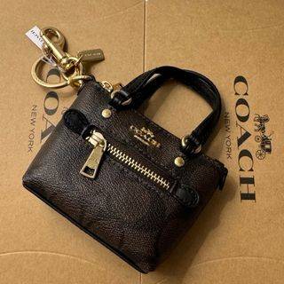 [新品] coach シグネチャーキャンバス　ミニギャラリーバッグチャーム