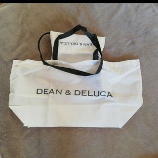 ディーンアンドデルーカ(DEAN & DELUCA)のディーンアンドデルーカ　白　バック(エコバッグ)