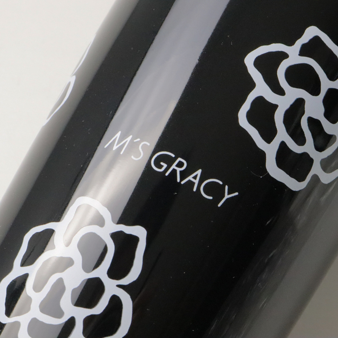 M'S GRACY(エムズグレイシー)の美品 エムズグレイシー M'S GRACY ステンレスタンブラー 350ml/ブラック カメリア柄 ノベルティ【2400013638005】 インテリア/住まい/日用品のキッチン/食器(食器)の商品写真