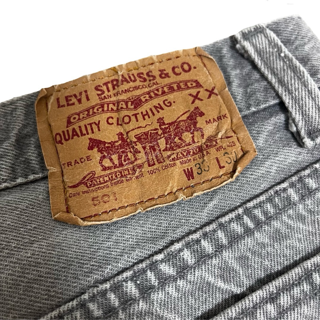 Levi's(リーバイス)のUSA製 リーバイス501 先染め クラッシュ ブラックデニム メンズのパンツ(デニム/ジーンズ)の商品写真
