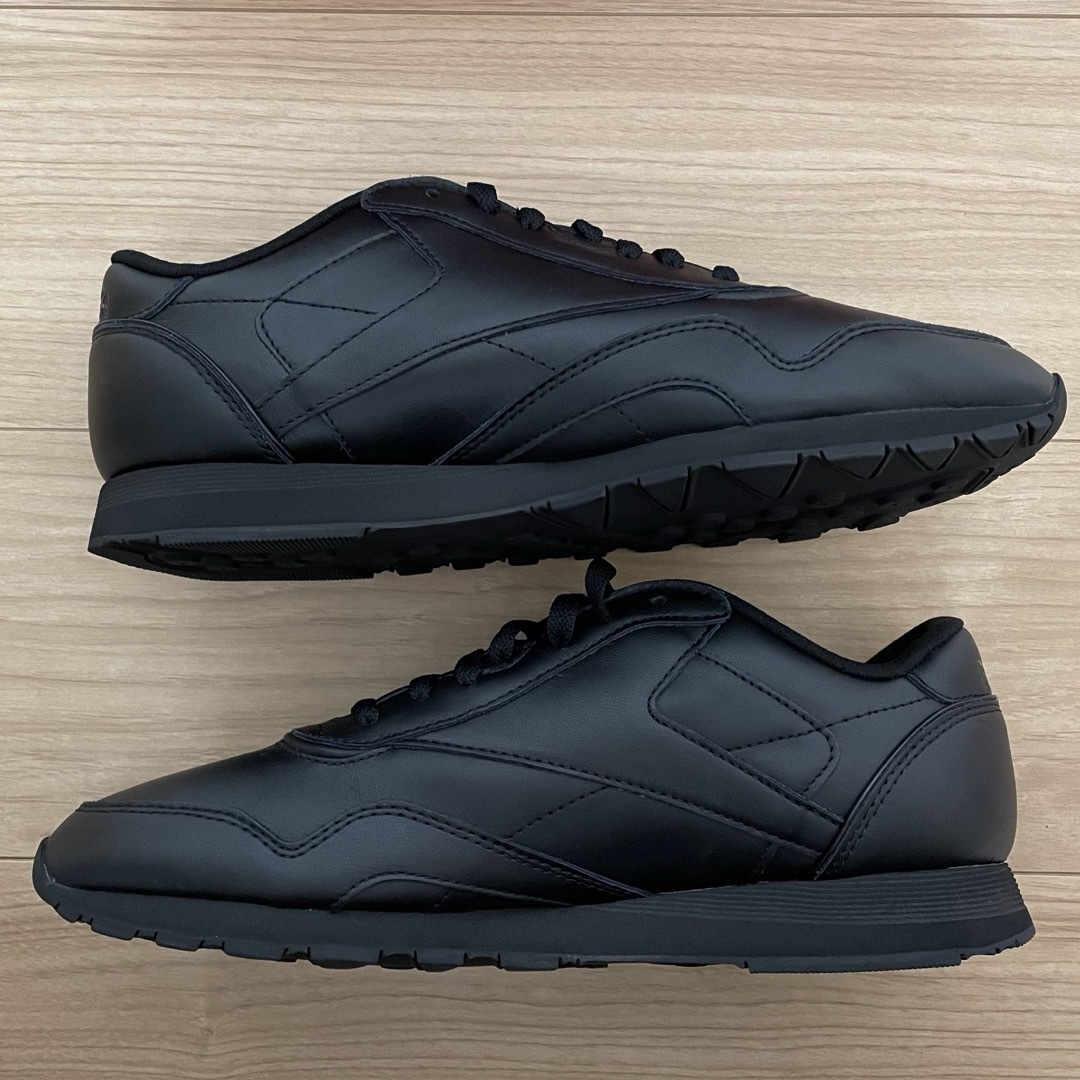 Reebok(リーボック)のReebok CLASSIC LEATHER PLUS サイズ:28.0cm メンズの靴/シューズ(スニーカー)の商品写真