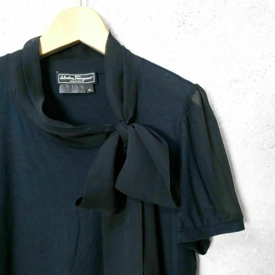 Salvatore Ferragamo(サルヴァトーレフェラガモ)の美品 Salvatore Ferragamo ガンチーニ リボン 半袖 Tシャツ レディースのトップス(シャツ/ブラウス(半袖/袖なし))の商品写真