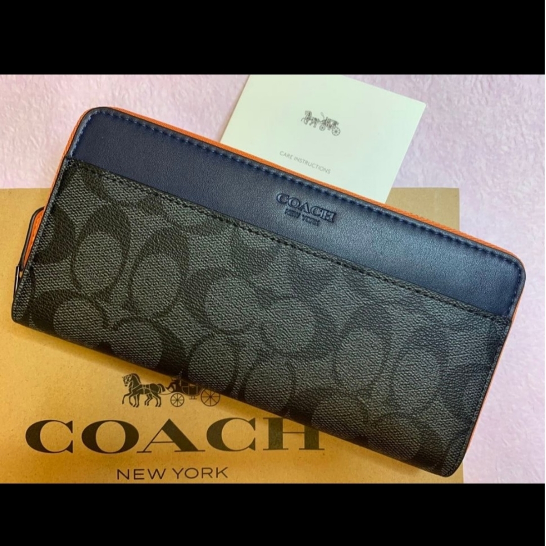 COACH(コーチ)の新品　COACH　長財布　ラウンドファスナー　シグネチャー　小銭入れ有 レディースのファッション小物(財布)の商品写真