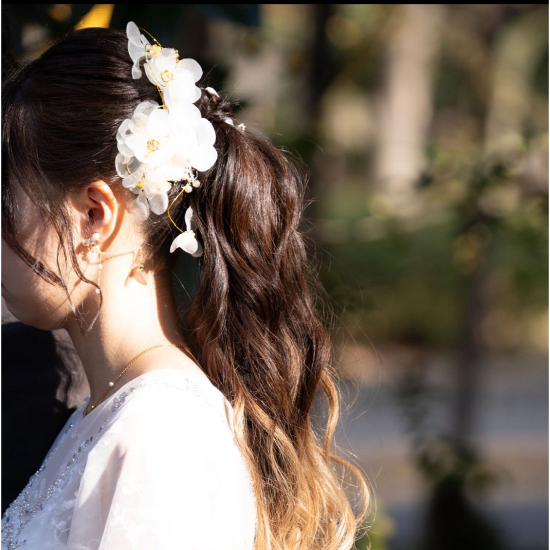 ヘッドドレス チュールフラワー ヘアアクセサリー かすみ草 結婚式 ウェディング ハンドメイドのウェディング(ヘッドドレス/ドレス)の商品写真