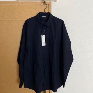 ジーユー(GU)の新品☆GU ブロードシャツ　ネイビー　L  メンズ(シャツ)