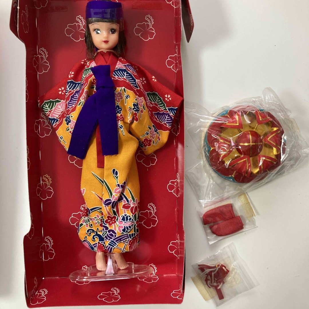 人形美品▪️未使用品 沖縄限定 琉球リカちゃん アクリルスタンド付 着物 小物