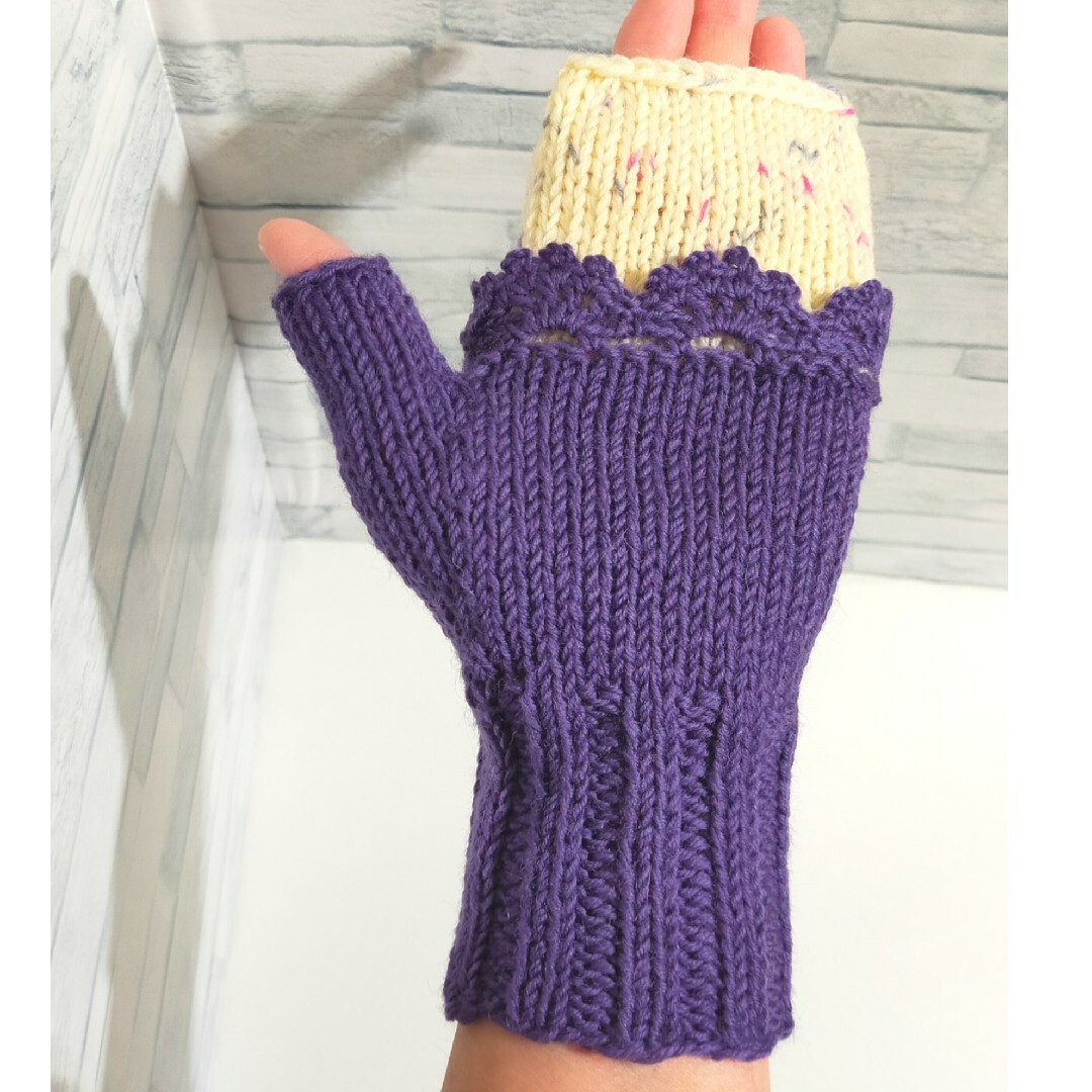 カラー　紫色　生成りピンク紫mix柄・デザイン無地　レース編み素材　ウール1 ハンドメイドのファッション小物(手袋)の商品写真