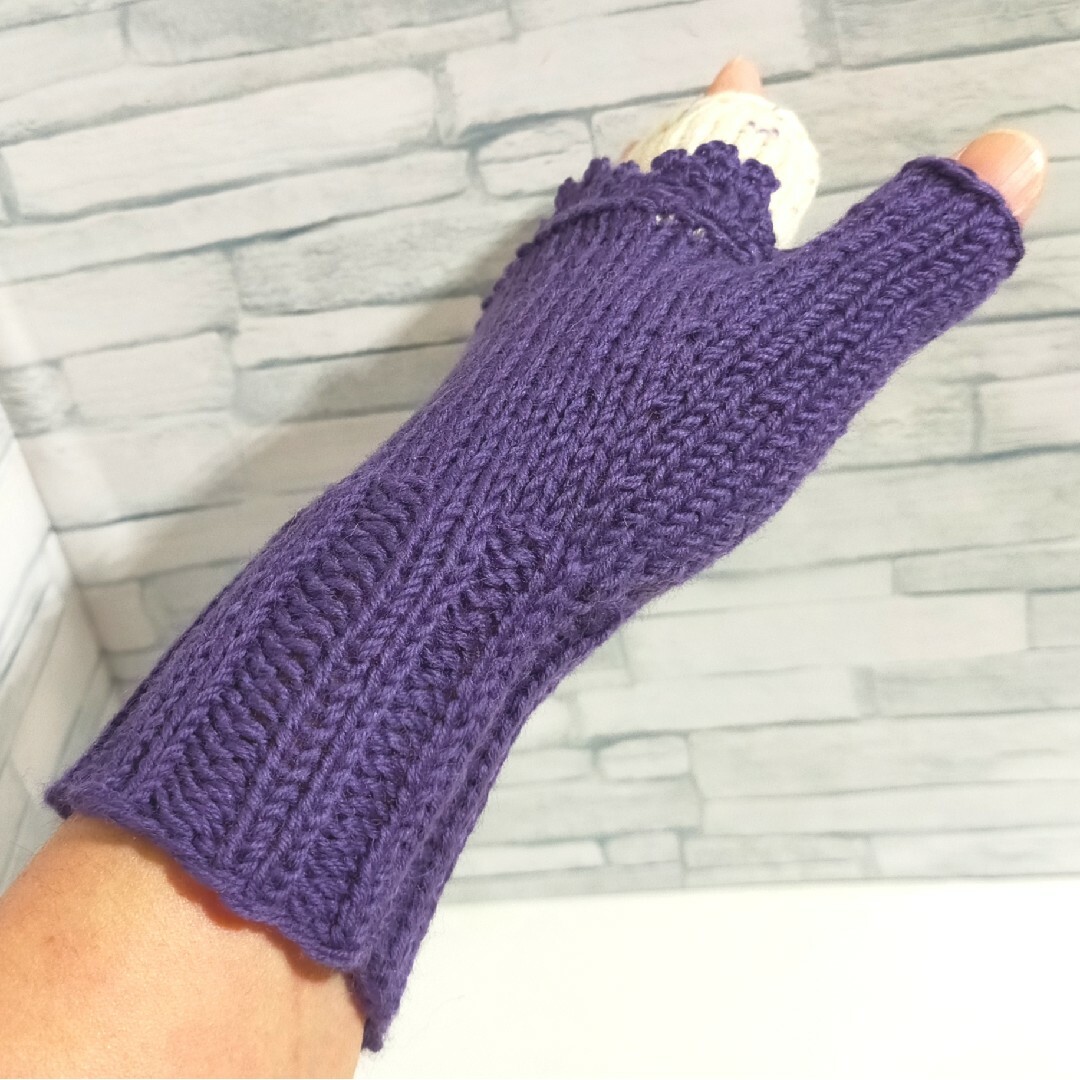 カラー　紫色　生成りピンク紫mix柄・デザイン無地　レース編み素材　ウール1 ハンドメイドのファッション小物(手袋)の商品写真