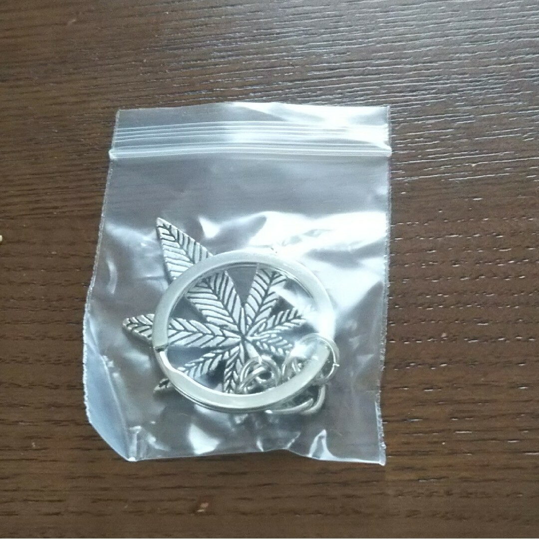 大麻キーリング メンズのファッション小物(キーホルダー)の商品写真