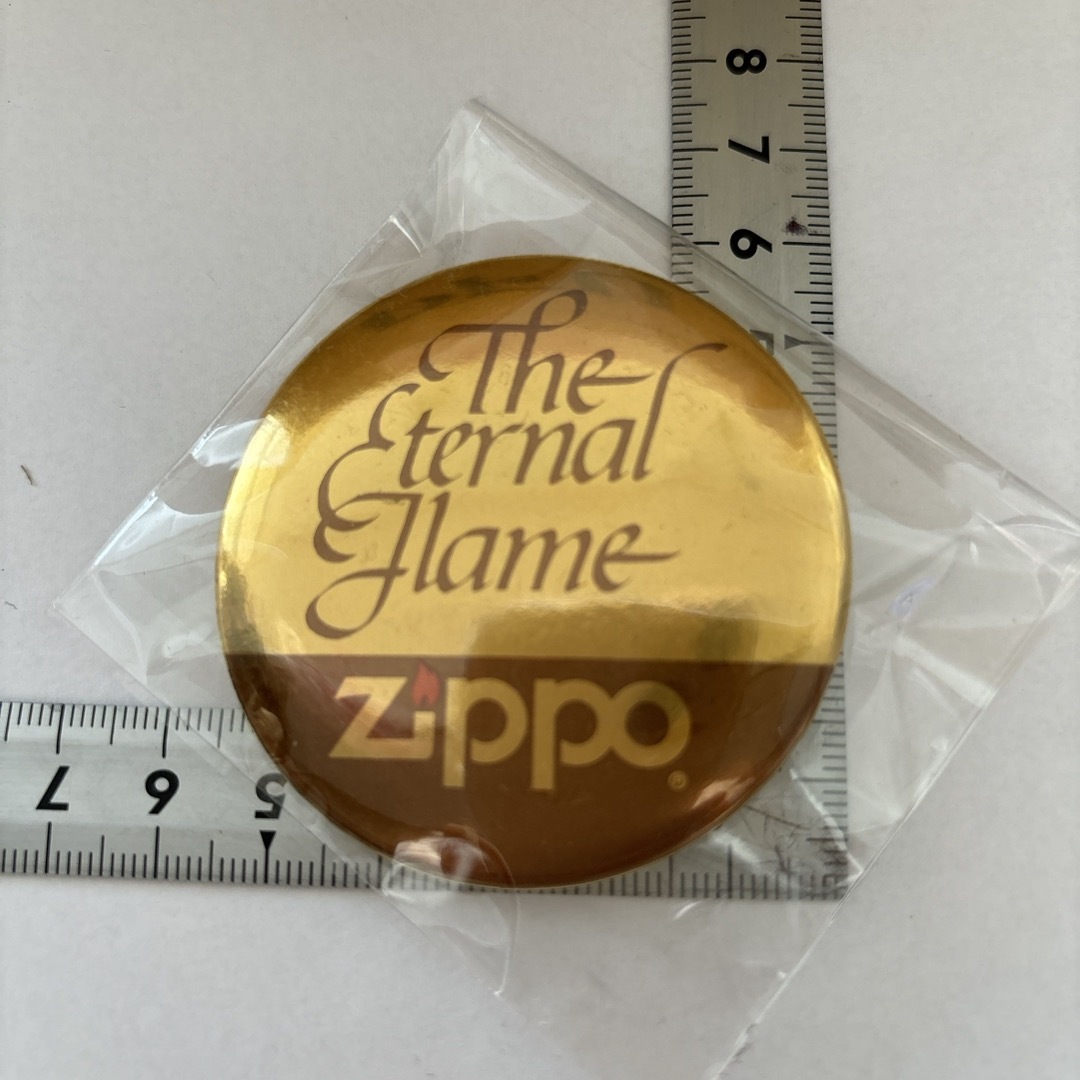 ZIPPO(ジッポー)のZIPPO The Eternal Flame 缶バッジ スポーツ/アウトドアのスポーツ/アウトドア その他(その他)の商品写真