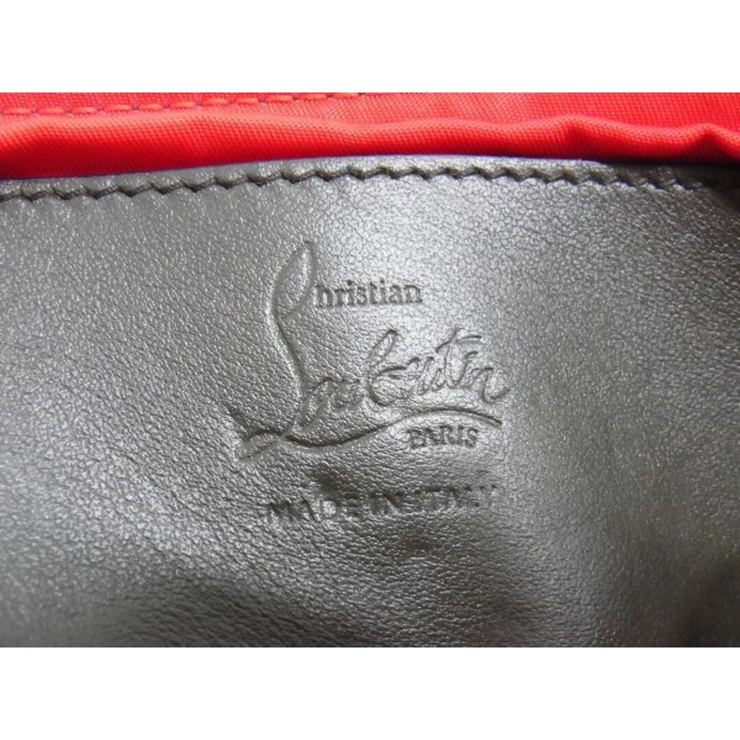 Christian Louboutin(クリスチャンルブタン)の■新品同様■ Christian Louboutin ルブタン PARISNYC スパイクスタッズ ナイロン クロスボディ ボディバッグ ブラック系 AT3460 メンズのファッション小物(その他)の商品写真