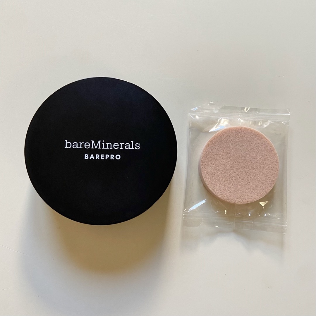 bareMinerals(ベアミネラル)のベアプロ 16HR パウダー ファンデーション コスメ/美容のベースメイク/化粧品(ファンデーション)の商品写真