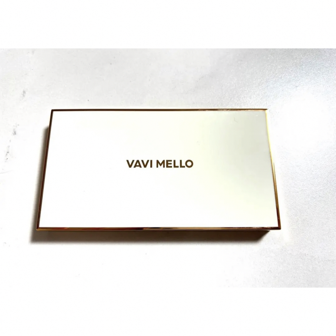 VAVI MELLO(バビメロ)のVAVI MELLO  アイシャドウパレット　バレンタインボックス コスメ/美容のベースメイク/化粧品(アイシャドウ)の商品写真