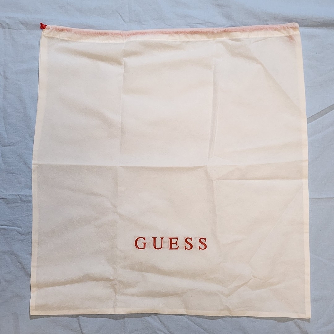 GUESS(ゲス)の新品 未使用 GUESS ゲス リュックサック デイパック ブラック  袋付 レディースのバッグ(リュック/バックパック)の商品写真