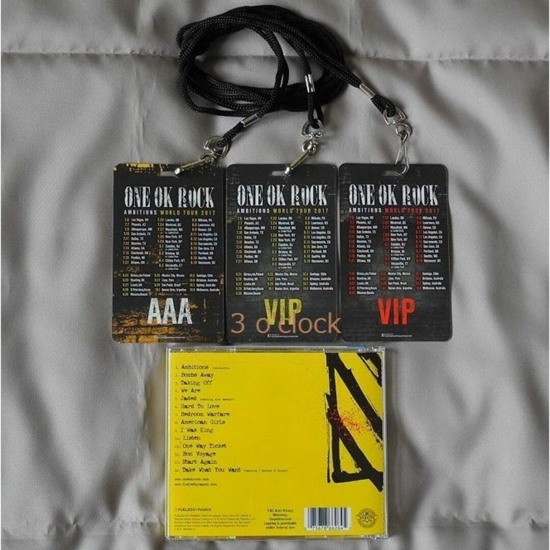 ONE OK ROCK ワンオクロック World Tour サイン入りCD エンタメ/ホビーのタレントグッズ(ミュージシャン)の商品写真