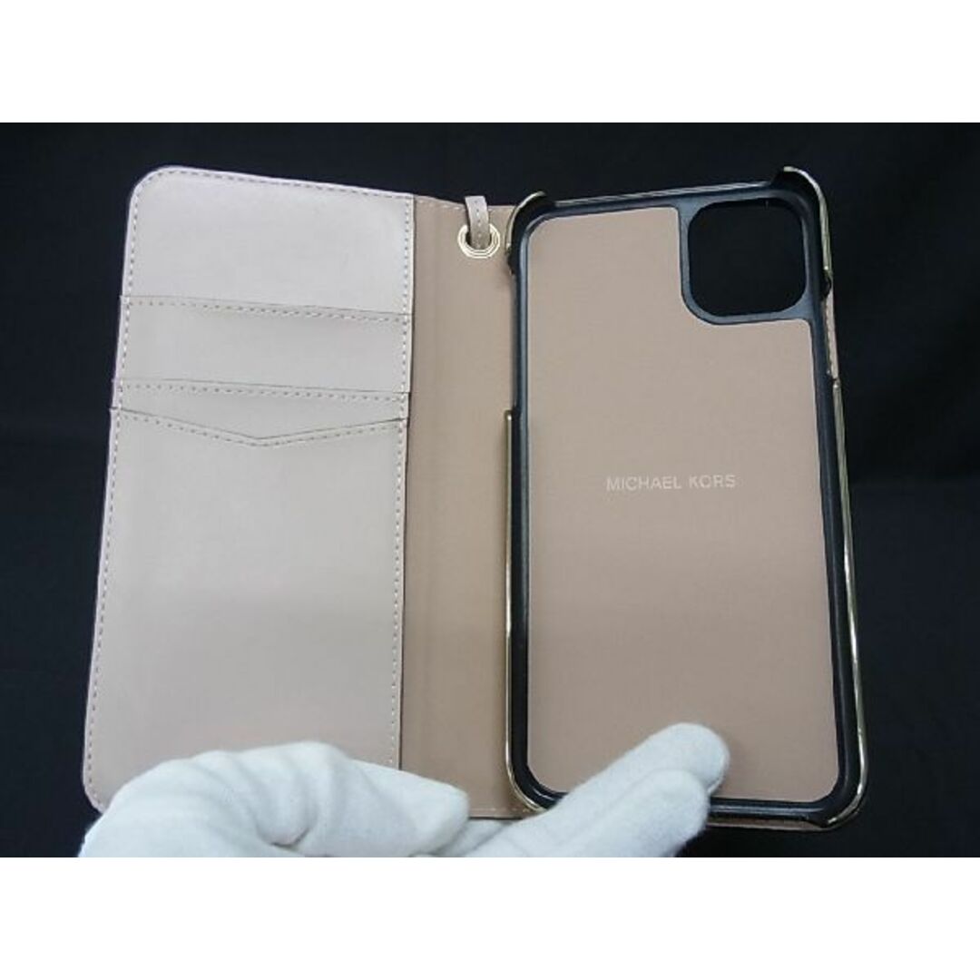 Michael Kors(マイケルコース)の■美品■ MICHAEL KORS マイケルコース MK柄 PVC iPhone11 対応 手帳型 アイフォンケース スマホケース レディース ベージュ系 AS4702  レディースのアクセサリー(その他)の商品写真