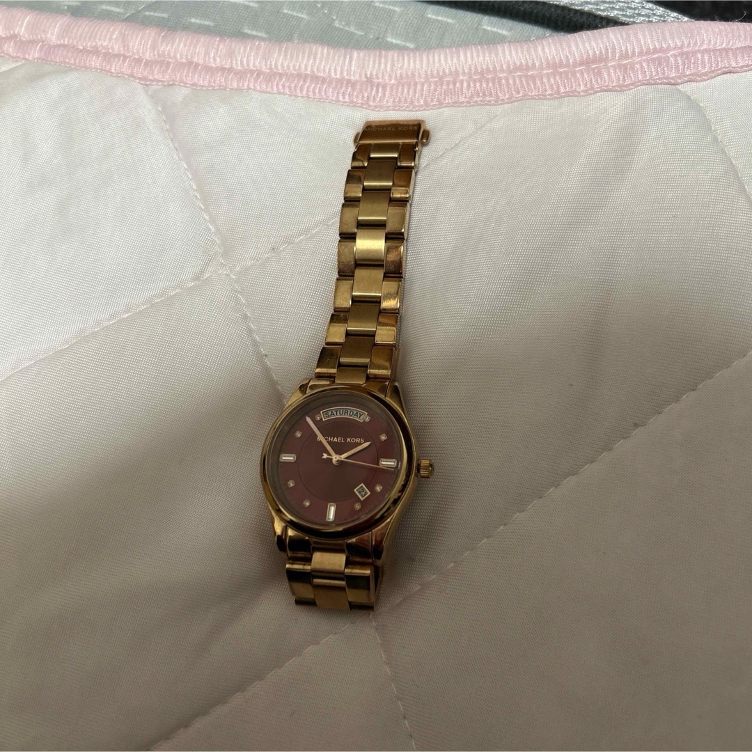 Michael Kors(マイケルコース)のマイケルコース　時計　レッドダイアル×ローズゴールドステンレスベルト レディースのファッション小物(腕時計)の商品写真