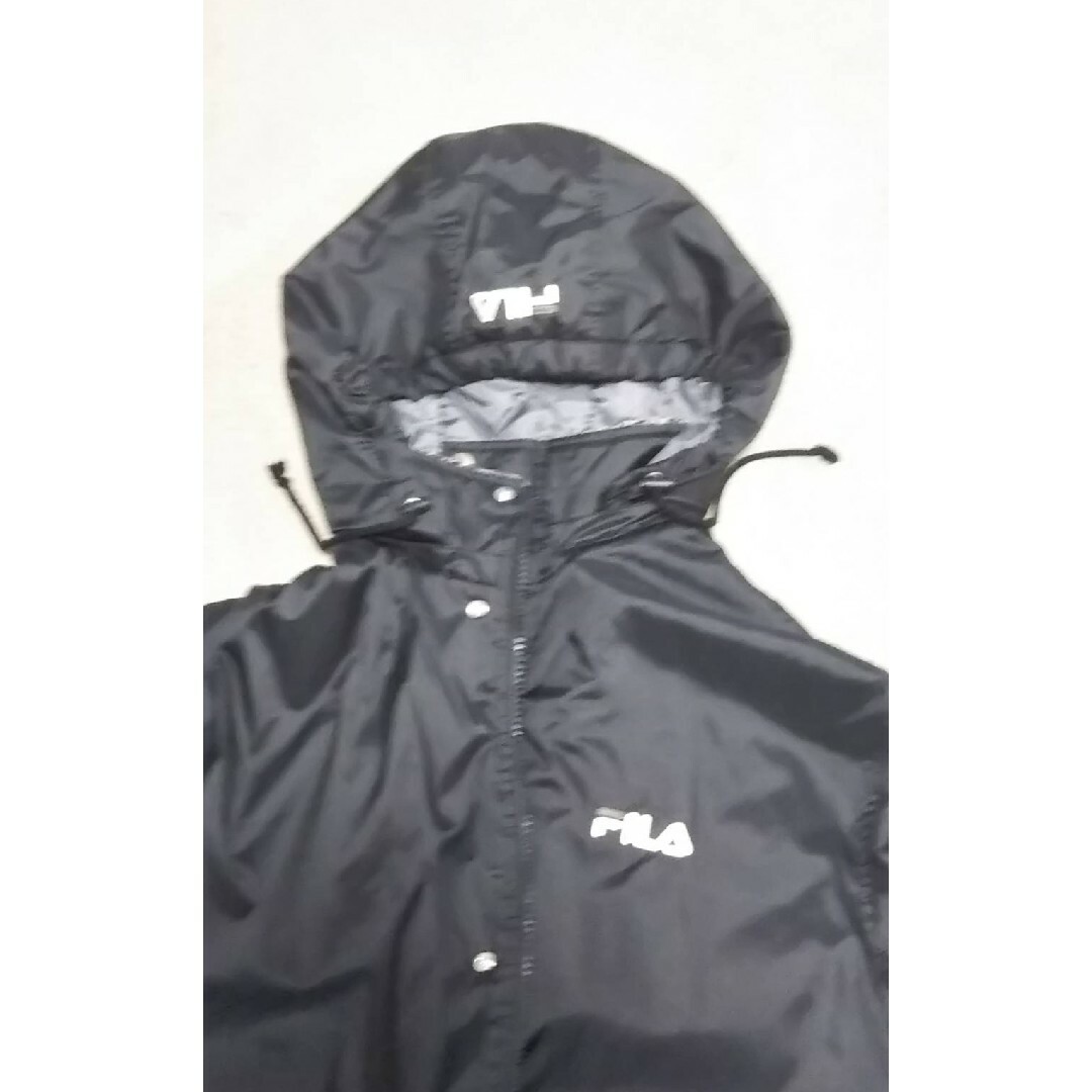 FILA(フィラ)のメンズベンチコート  FILA黒 スポーツ/アウトドアのサッカー/フットサル(ウェア)の商品写真