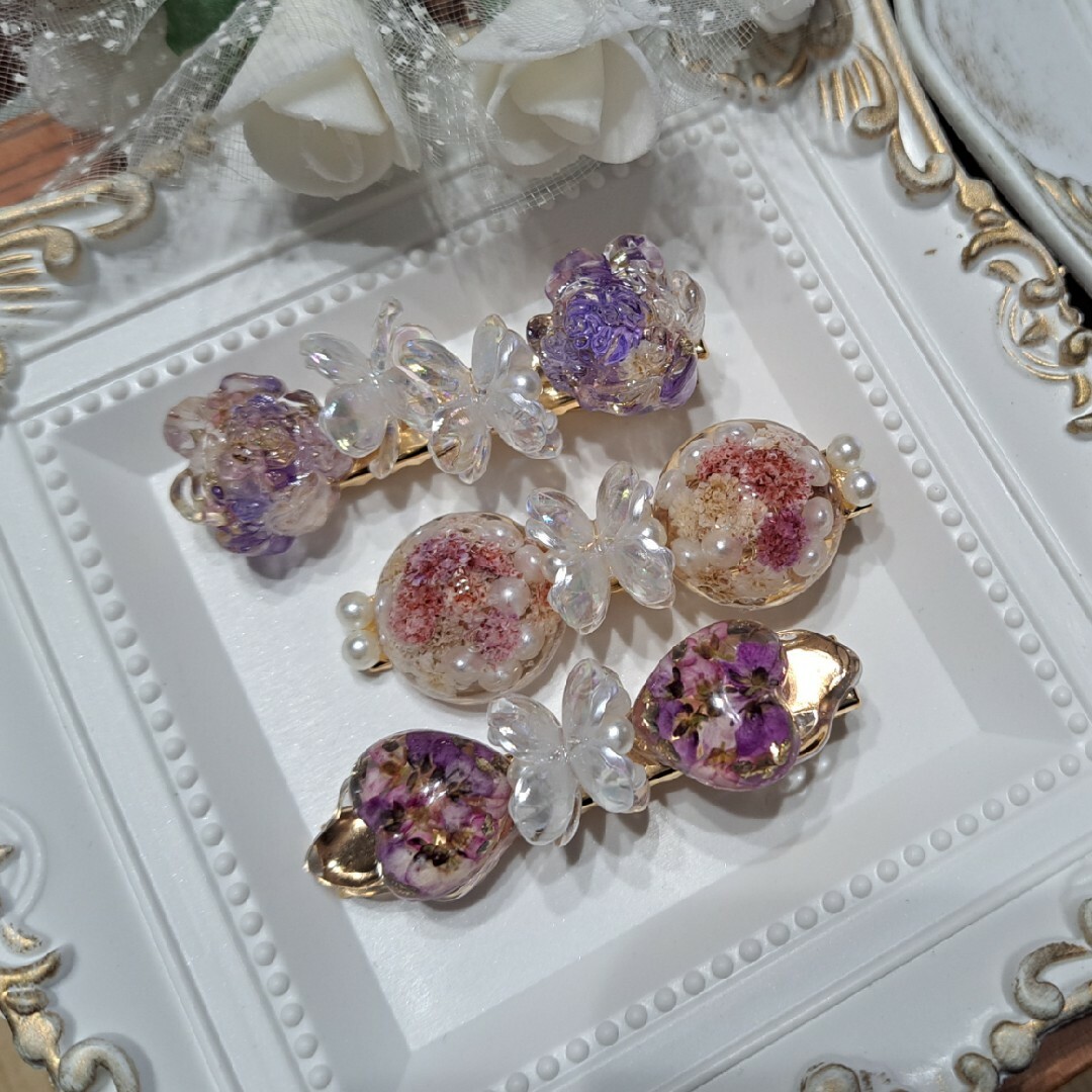 18上　19 中　20下　 ハンドメイド　レジン　ドライフラワーヘアクリップ ハンドメイドのアクセサリー(ヘアアクセサリー)の商品写真