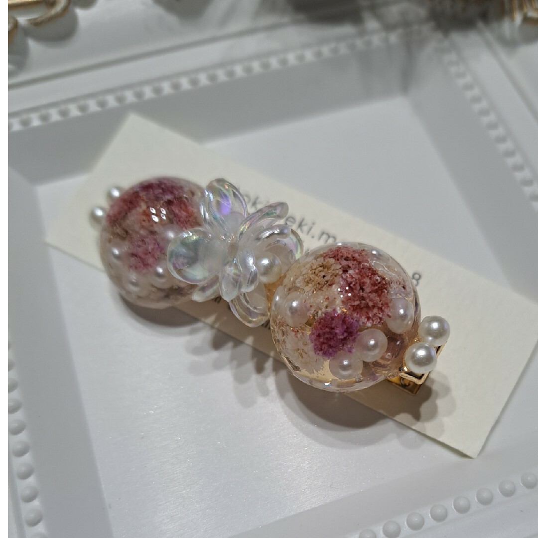 18上　19 中　20下　 ハンドメイド　レジン　ドライフラワーヘアクリップ ハンドメイドのアクセサリー(ヘアアクセサリー)の商品写真