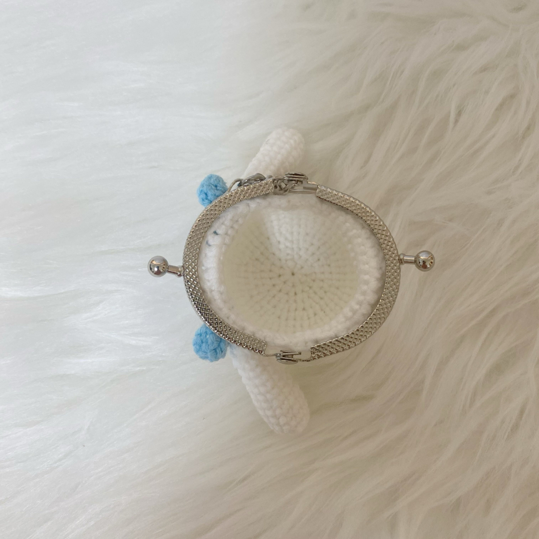 ハンドメイド　手編みがま口ポーチ　キーホルダー ハンドメイドのファッション小物(ポーチ)の商品写真