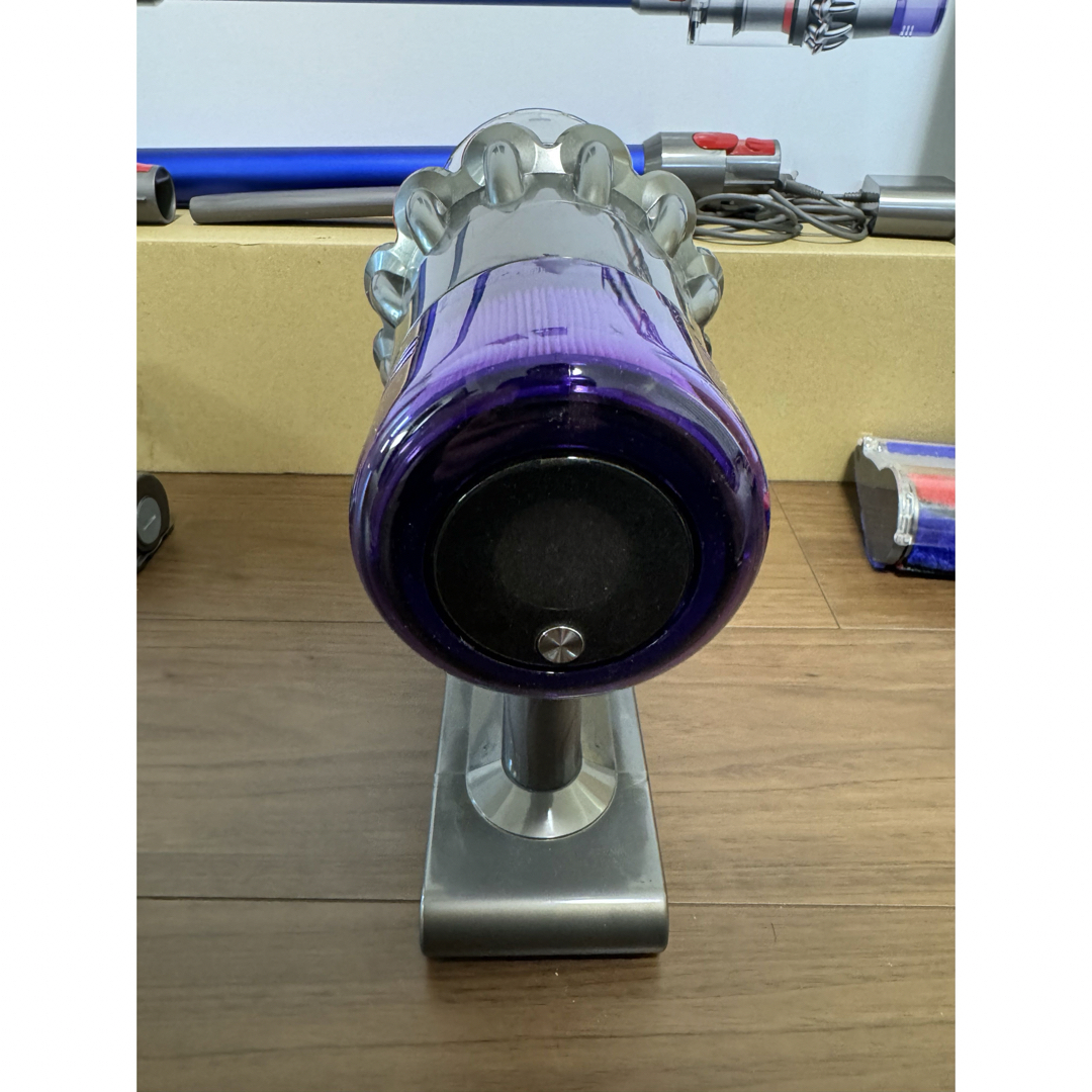 Dyson(ダイソン)の超美品 ダイソン Dyson V11 Fluffy 掃除機 SV14 コードレス スマホ/家電/カメラの生活家電(掃除機)の商品写真