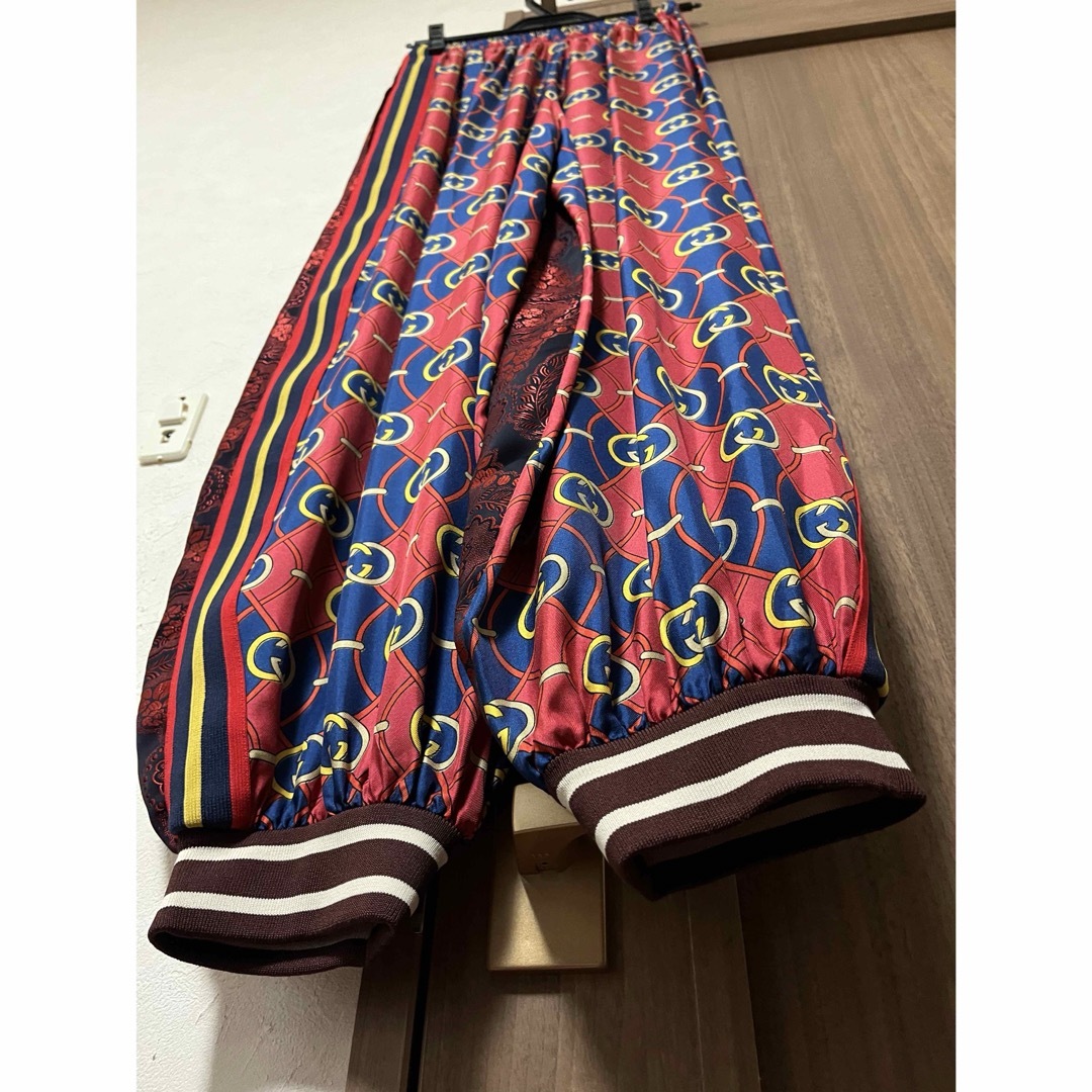 Gucci(グッチ)のGucci パンツ　シルク　レア レディースのパンツ(その他)の商品写真