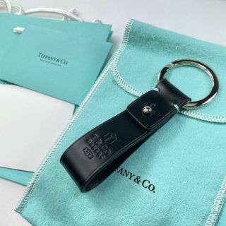 ティファニー(Tiffany & Co.)のティファニー 1837 メイカーズ ブラック レザー キーホルダー(キーホルダー)