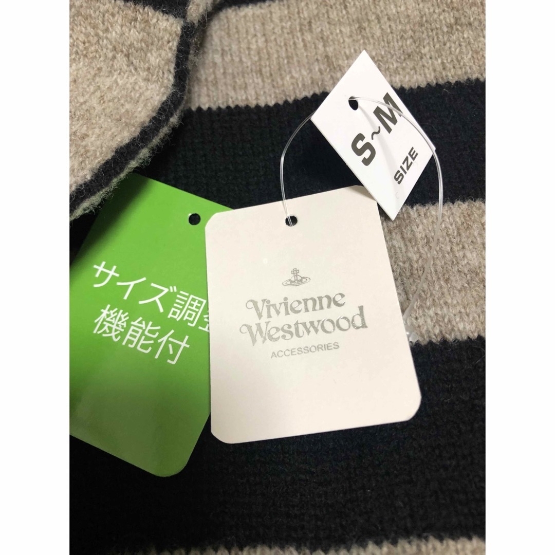 Vivienne Westwood(ヴィヴィアンウエストウッド)のVivienne West wood ヴィヴィアンウエストウッドボンボンマフラー レディースのファッション小物(マフラー/ショール)の商品写真