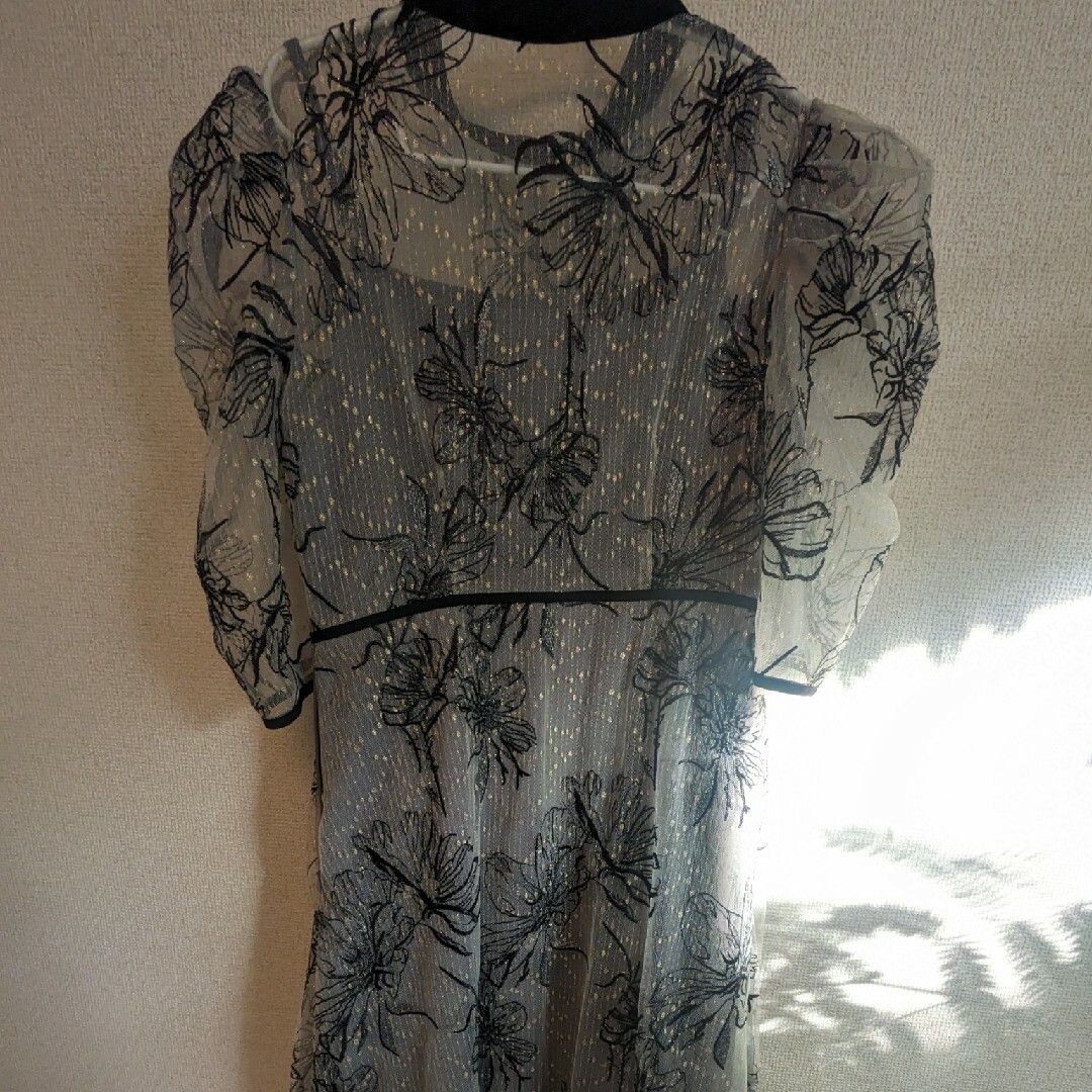 Leja 配色パイピングプチハイネック花柄刺繍ラメレースロング丈 Leja 配色パイピングプチハイネック花柄刺繍ラメレースロング丈