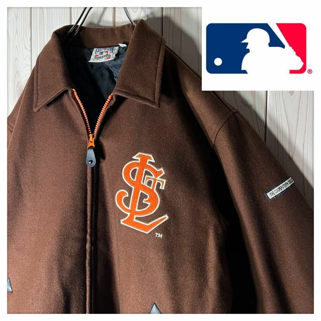 【新品 MLB M】クーパーズタウン カージナルス 刺繍ロゴ ブルゾン 中綿 メンズのジャケット/アウター(ブルゾン)の商品写真