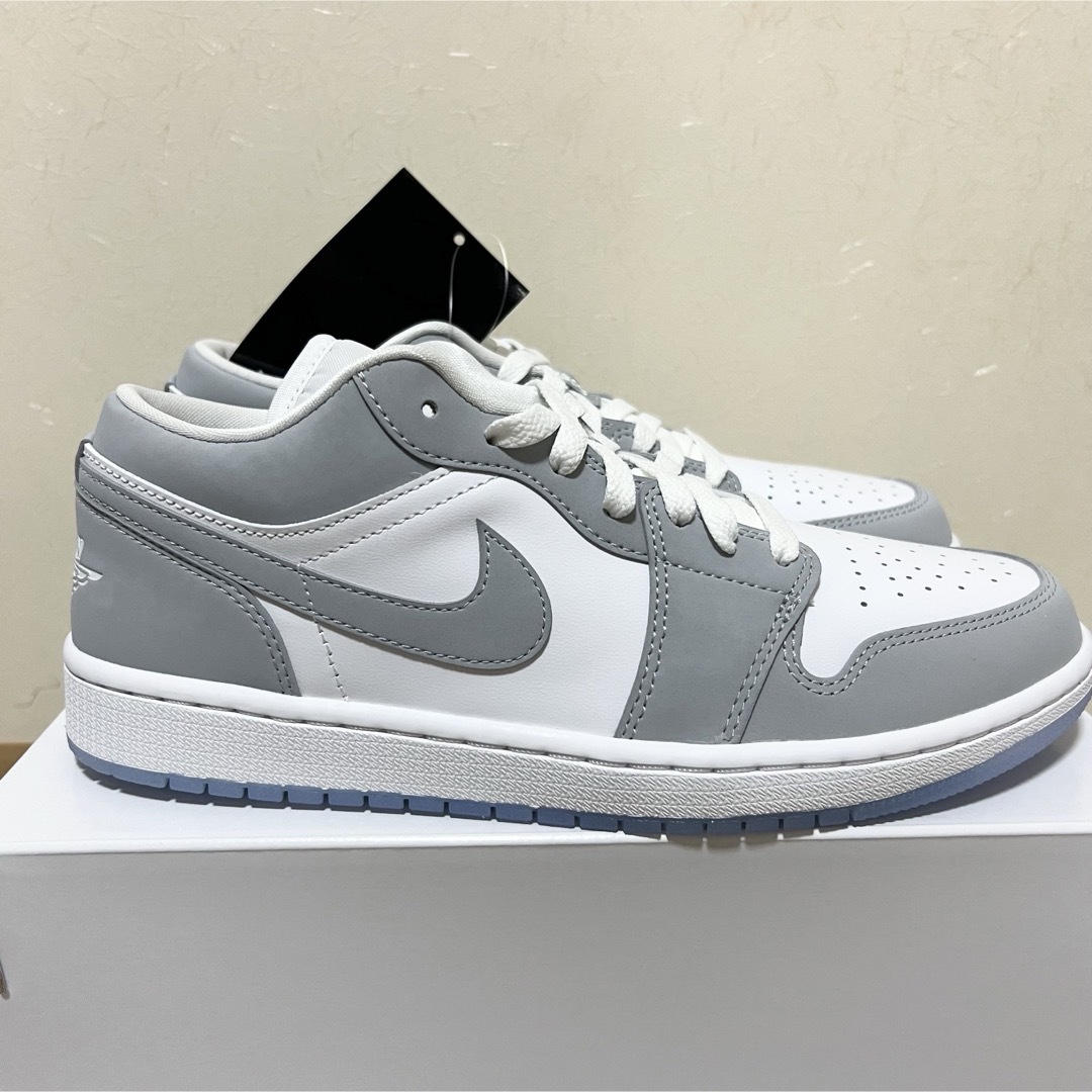 NIKE(ナイキ)のAIR JORDAN 1 LOW エアジョーダン ウルフグレー 27.0cm メンズの靴/シューズ(スニーカー)の商品写真