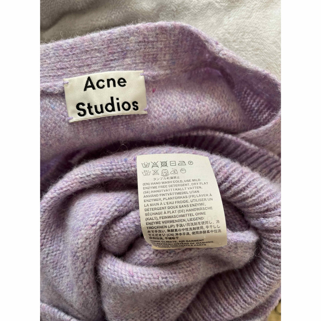 Acne Studios(アクネストゥディオズ)のacne studios　ニット　カーディガン　パープル レディースのトップス(カーディガン)の商品写真