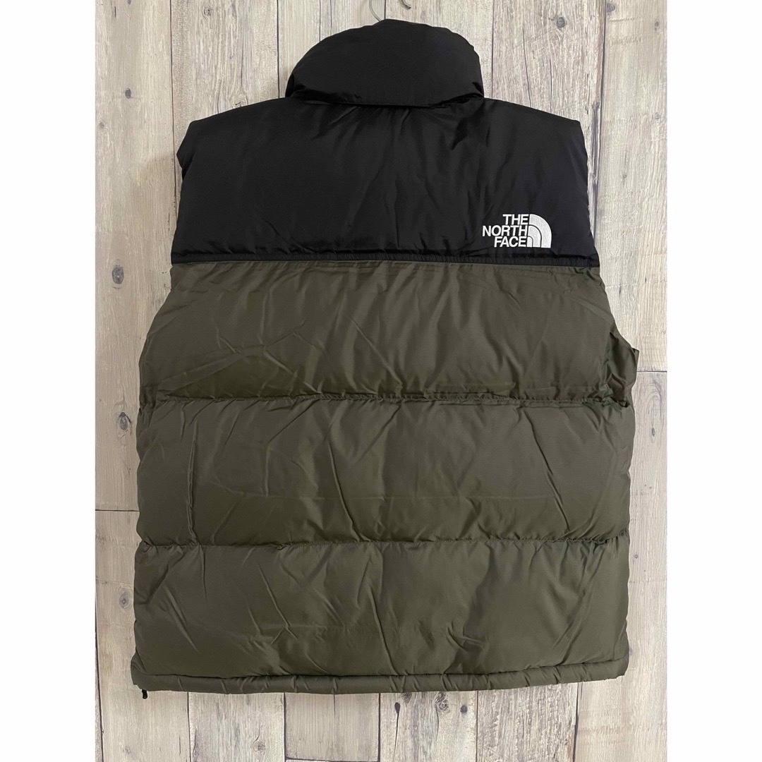 THE NORTH FACE(ザノースフェイス)の新品 メンズM THE NORTH FACE ヌプシベスト ND92338 NT メンズのジャケット/アウター(ダウンベスト)の商品写真