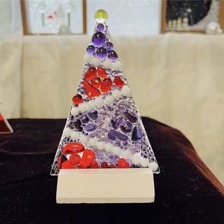 パープルとレッドのガラスのクリスマスツリー(インテリア雑貨)