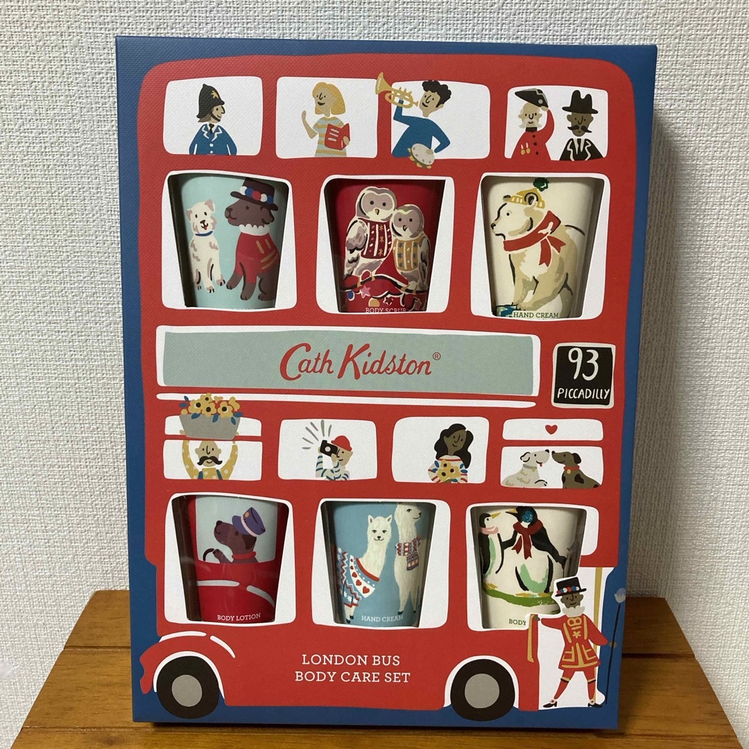 Cath Kidston(キャスキッドソン)のCath Kidston ロンドンバスボディケアセット コスメ/美容のボディケア(その他)の商品写真