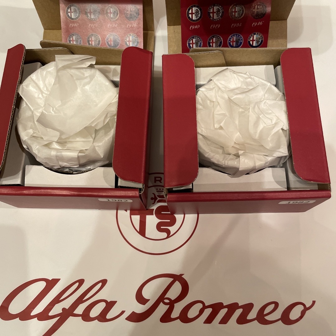 Alfa Romeo(アルファロメオ)の【〜専用出品〜　新品　2個　ペア】アルファロメオ　九谷焼　ぐい呑み エンタメ/ホビーのコレクション(ノベルティグッズ)の商品写真