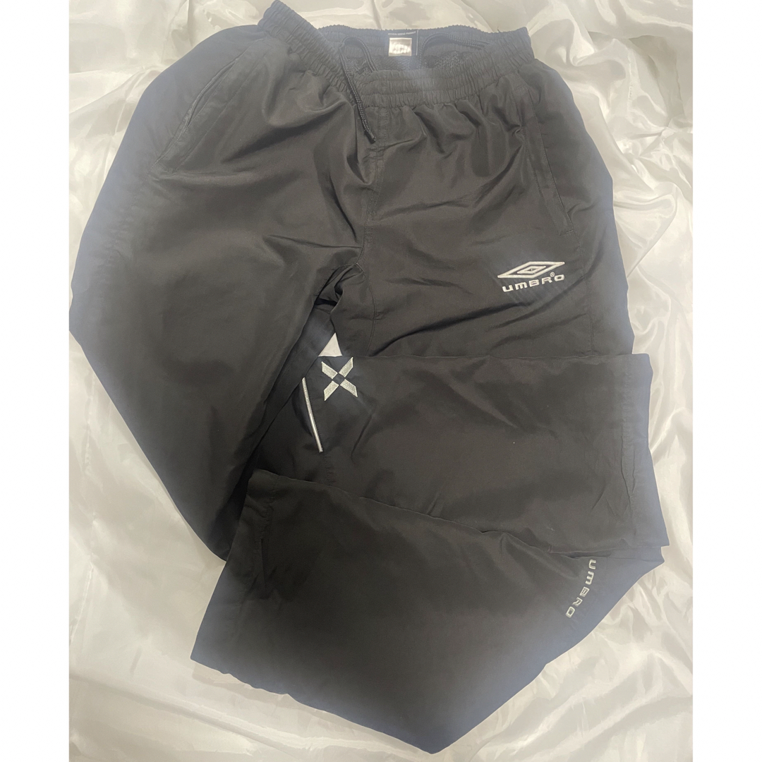 UMBRO(アンブロ)のumbro ナイロンパンツ メンズのジャケット/アウター(ナイロンジャケット)の商品写真