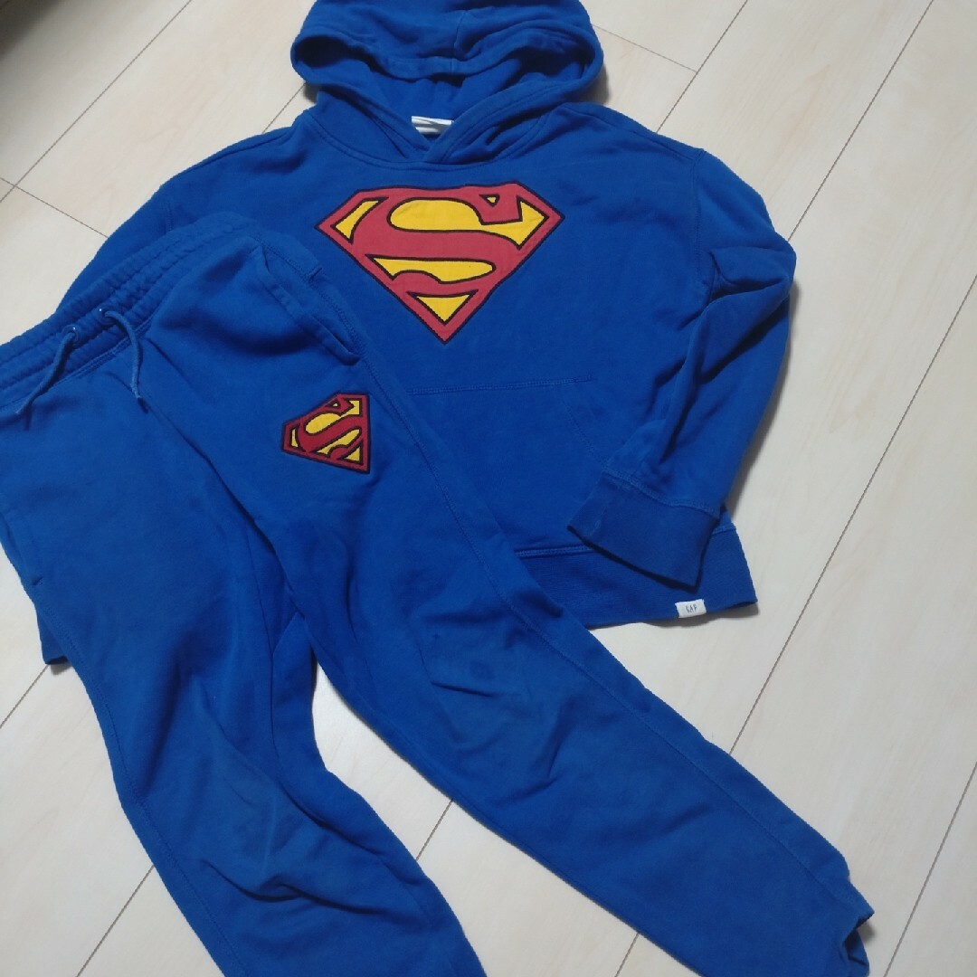 GAP Kids(ギャップキッズ)のGAP　SUPERMAN　セットアップ　130 キッズ/ベビー/マタニティのキッズ服男の子用(90cm~)(ジャケット/上着)の商品写真