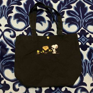 スヌーピー(SNOOPY)の新品　スヌーピー　トートバッグ　ウッドストック　花柄　 黒　ミニトートバッグ(トートバッグ)