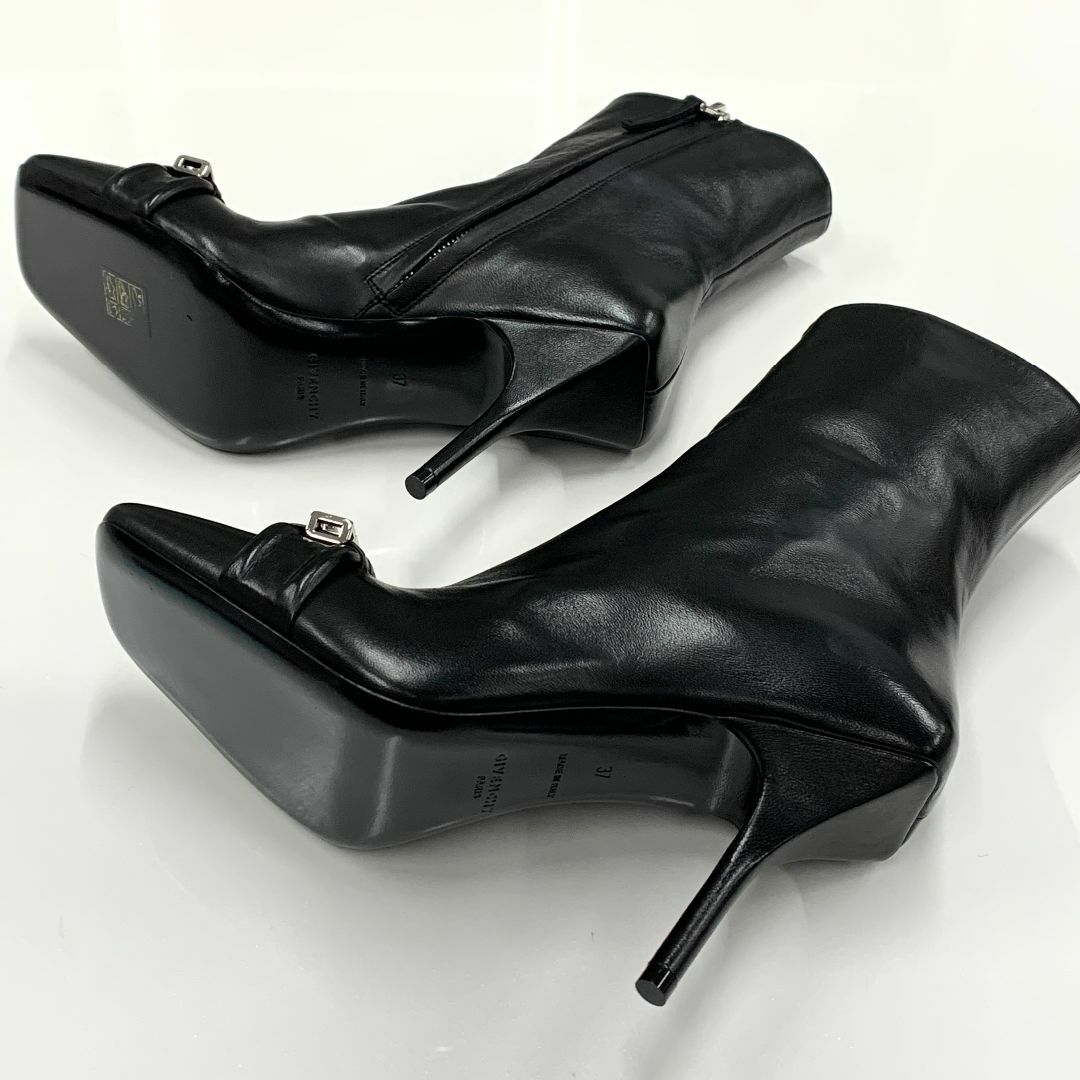 GIVENCHY(ジバンシィ)の8694 ジバンシィ レザー ロゴ金具 ショートブーツ ブラック レディースの靴/シューズ(ブーツ)の商品写真