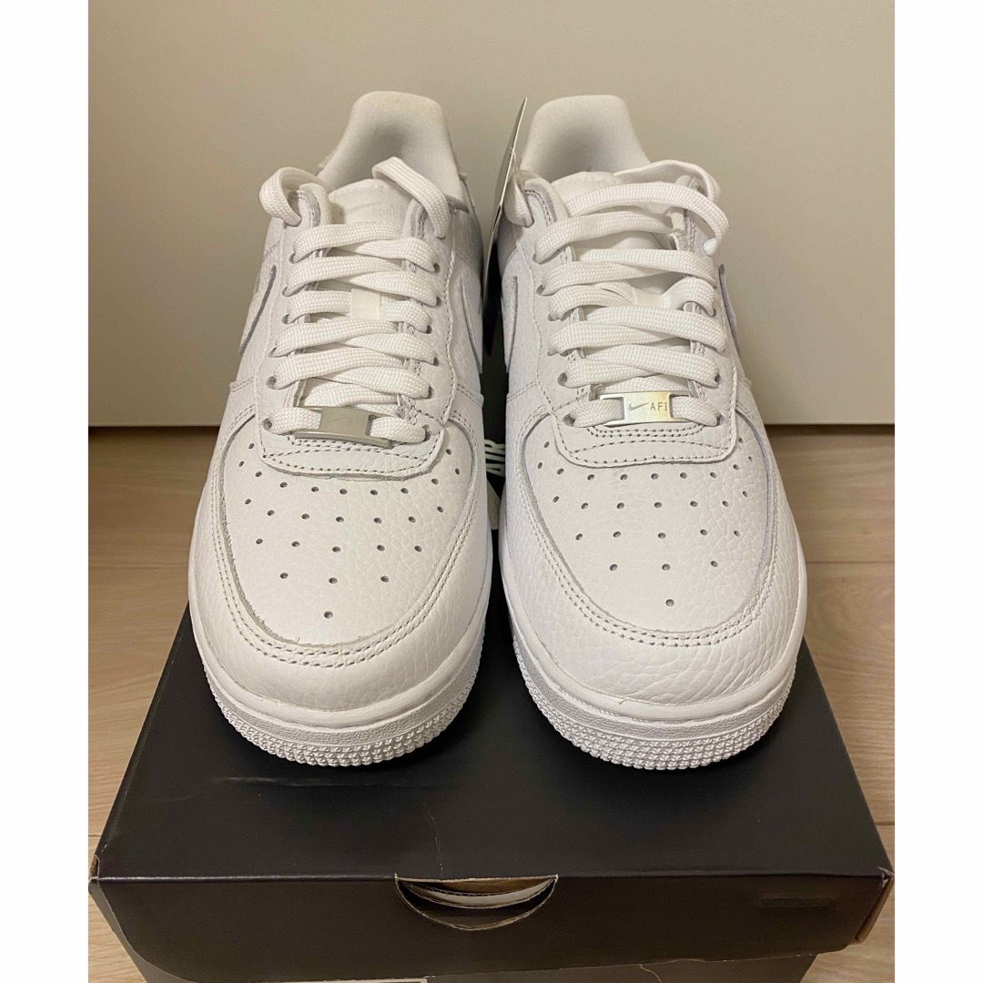 NIKE(ナイキ)の【完売品】NIKE AIR FORCE 1 '07 CRAFT WHITE メンズの靴/シューズ(スニーカー)の商品写真