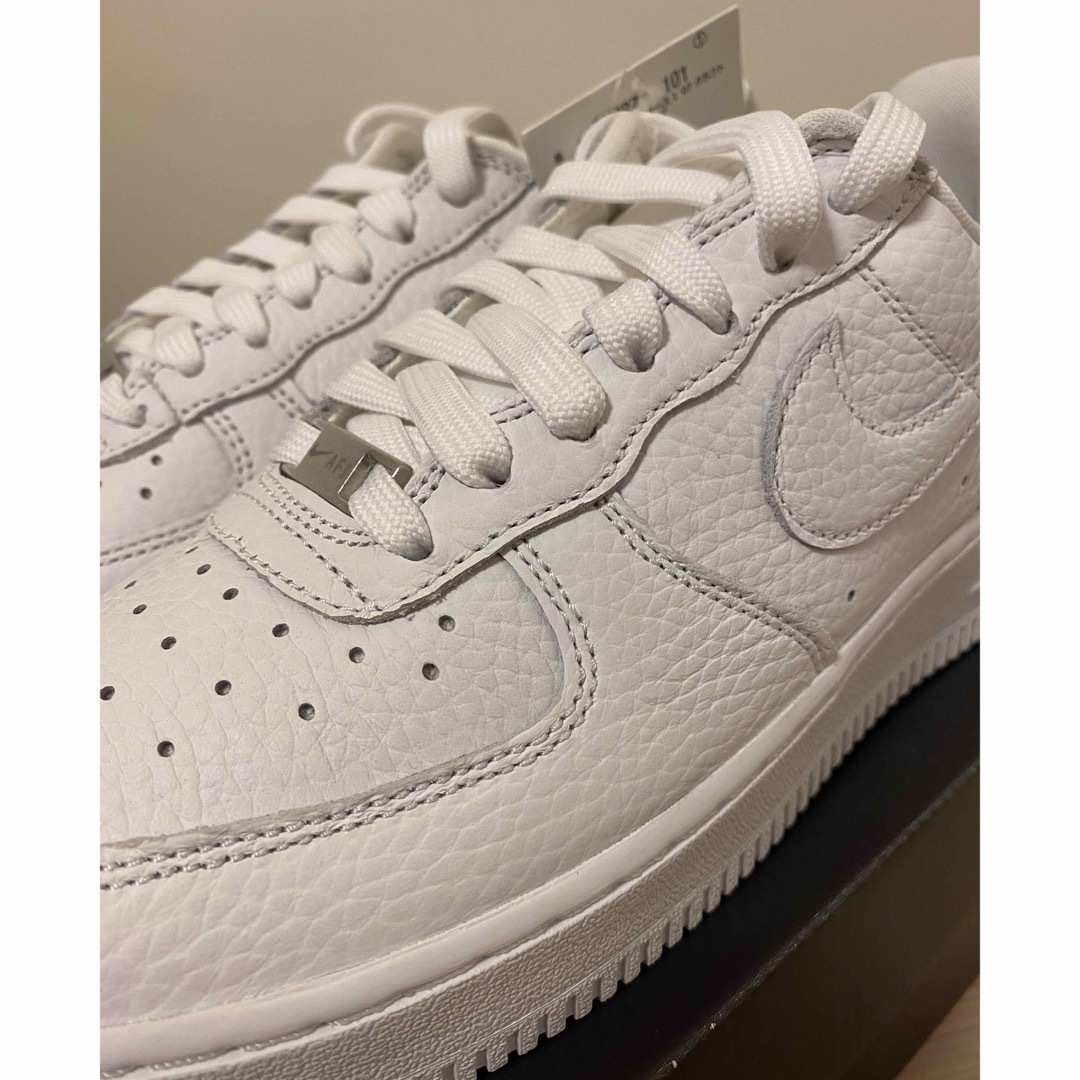 NIKE(ナイキ)の【完売品】NIKE AIR FORCE 1 '07 CRAFT WHITE メンズの靴/シューズ(スニーカー)の商品写真