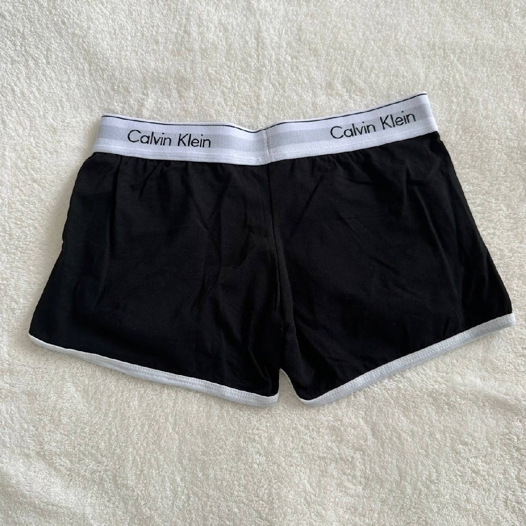 Calvin Klein(カルバンクライン)の新品 カルバンクライン レディース ショートパンツ ショーパン M レディースのパンツ(ショートパンツ)の商品写真